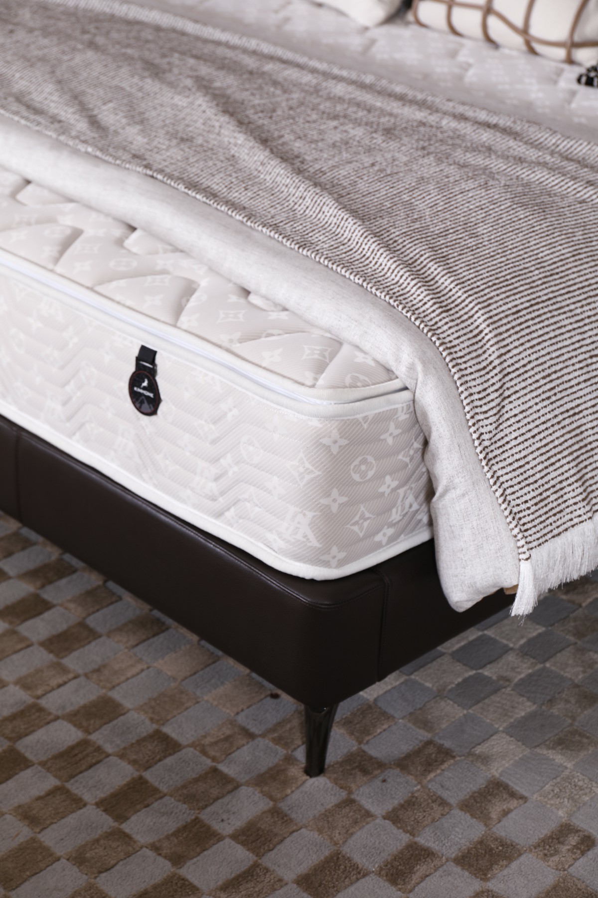 JD-香奈尔软床_(17)